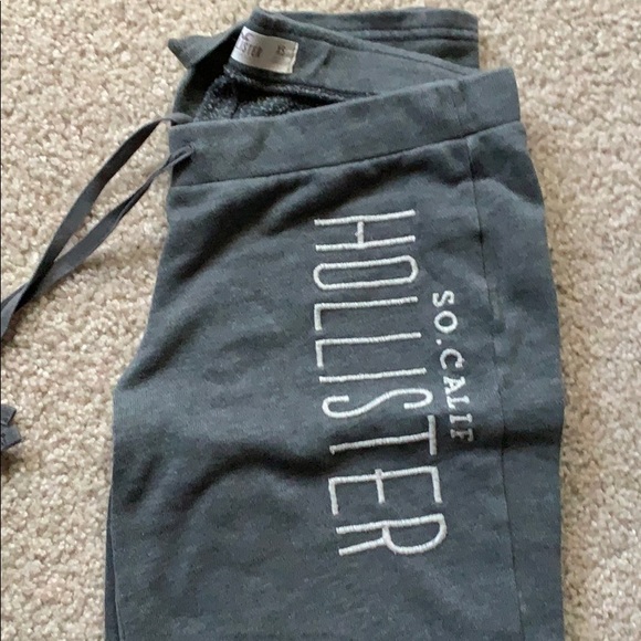 Hollister sweats XS - Picture 1 of 1